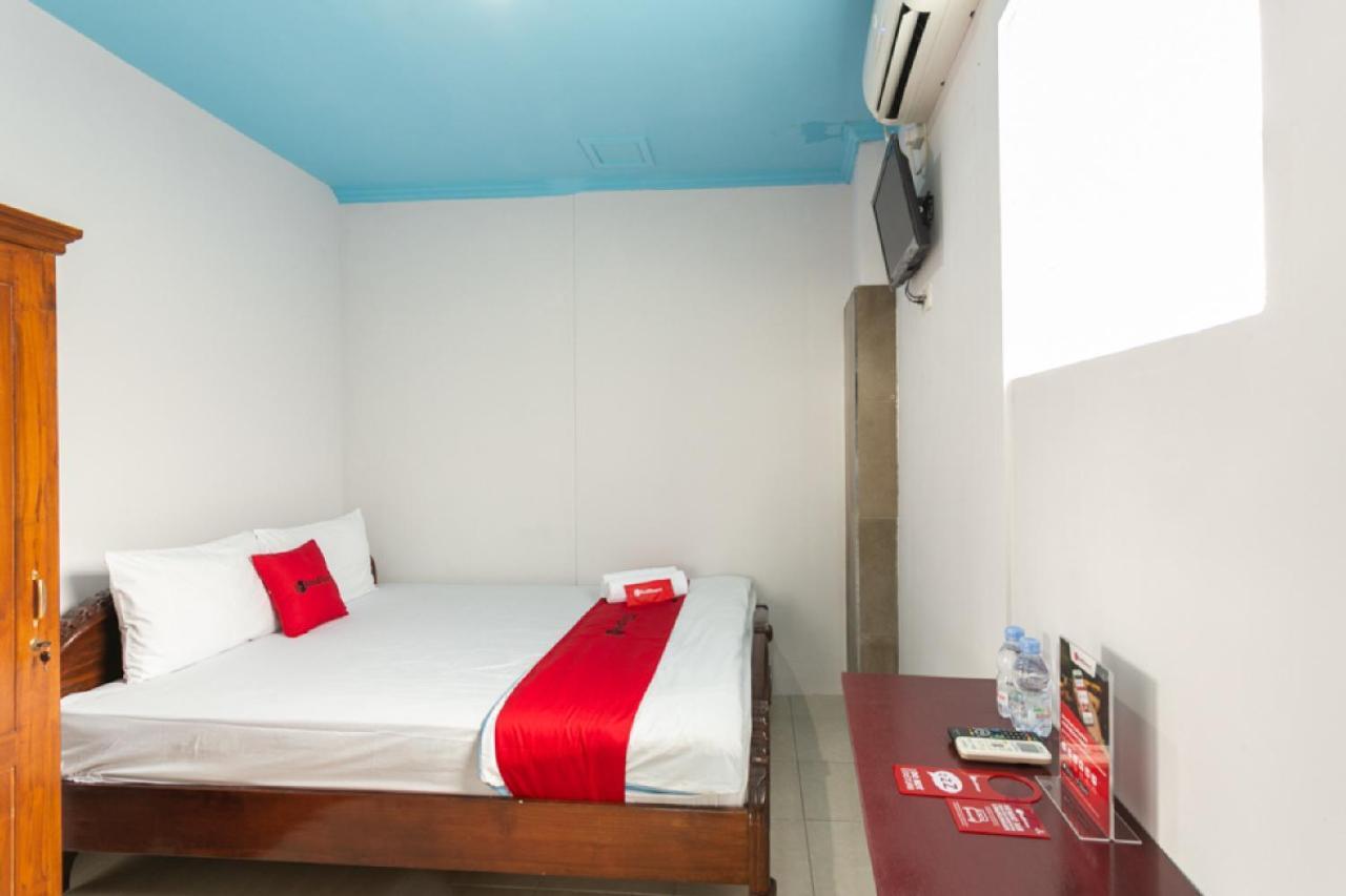 เรดดอร์ซ ชาเรียะฮ์ เนียร์ สตาเดียน มานาฮัน โซโล 2 Hotel Surakarta  ภายนอก รูปภาพ